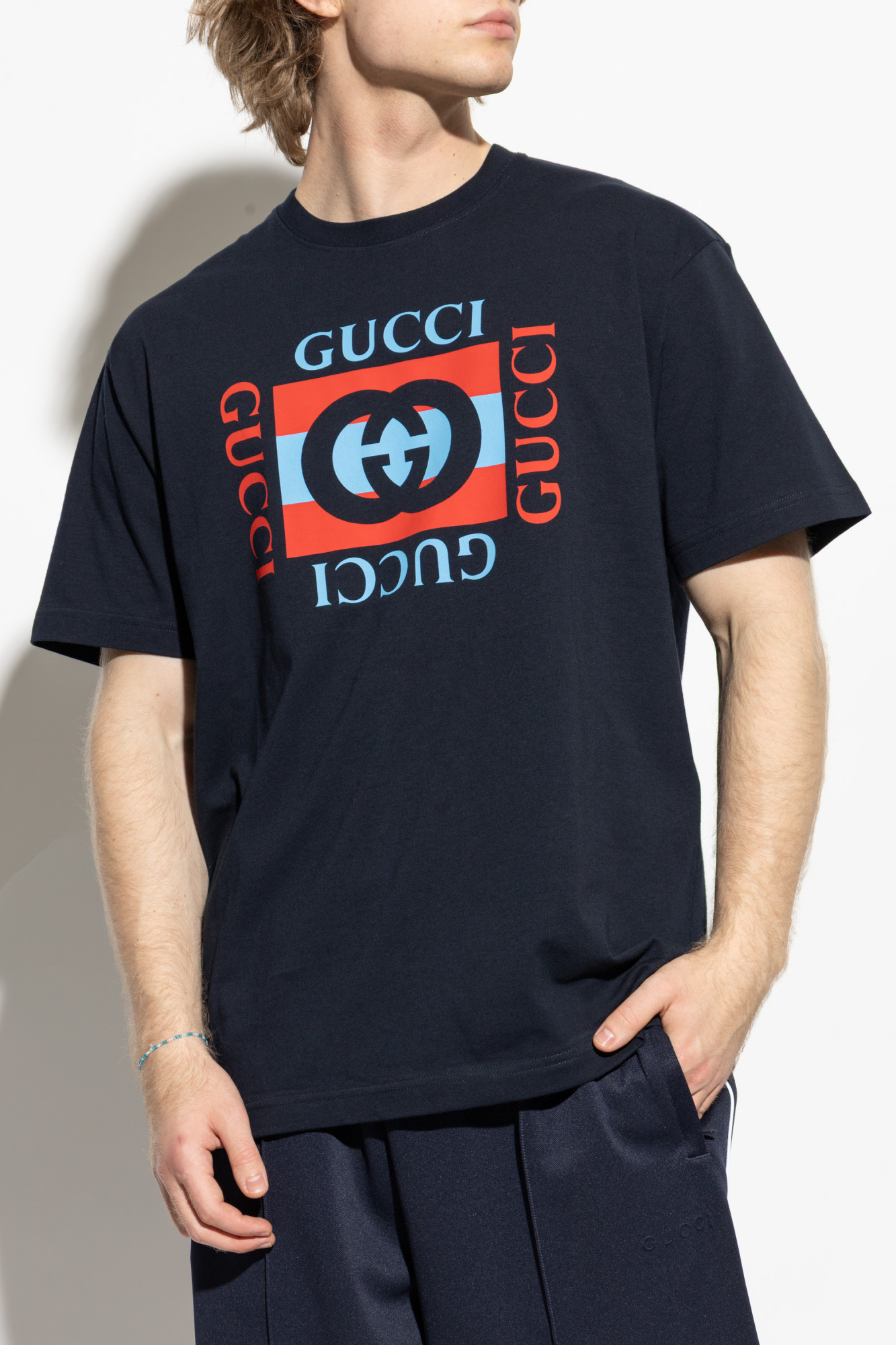 Granatowy T-shirt z nadrukowanym logo Gucci - Vitkac Polska